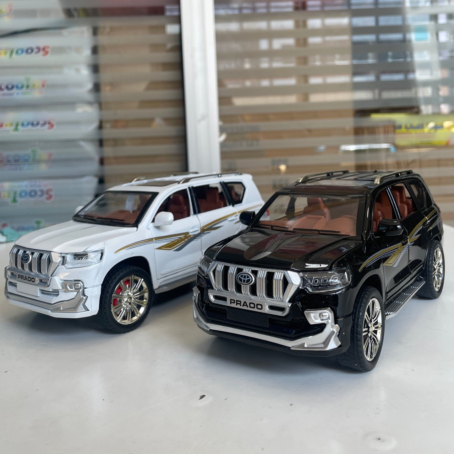 Modèle réduit Toyota Prado Noir (1:24)