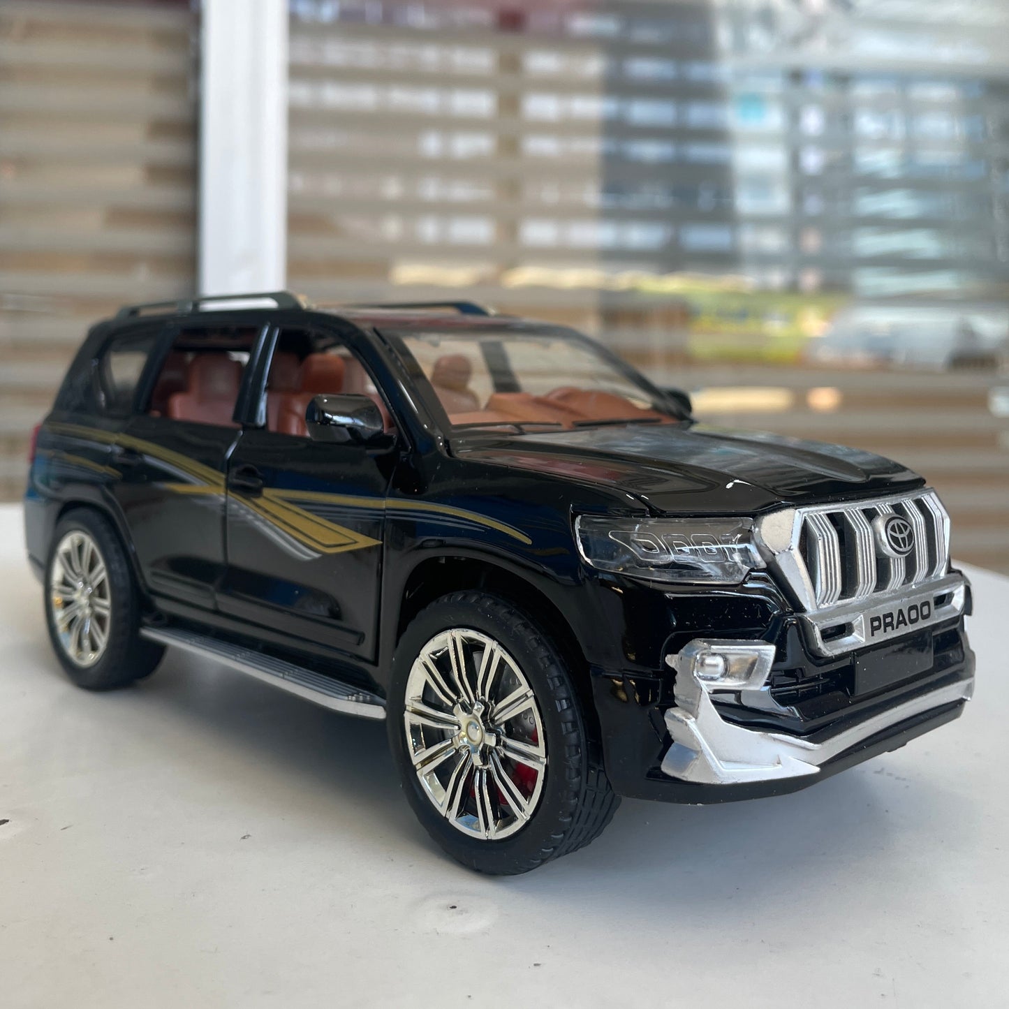 Modèle réduit Toyota Prado Noir (1:24)