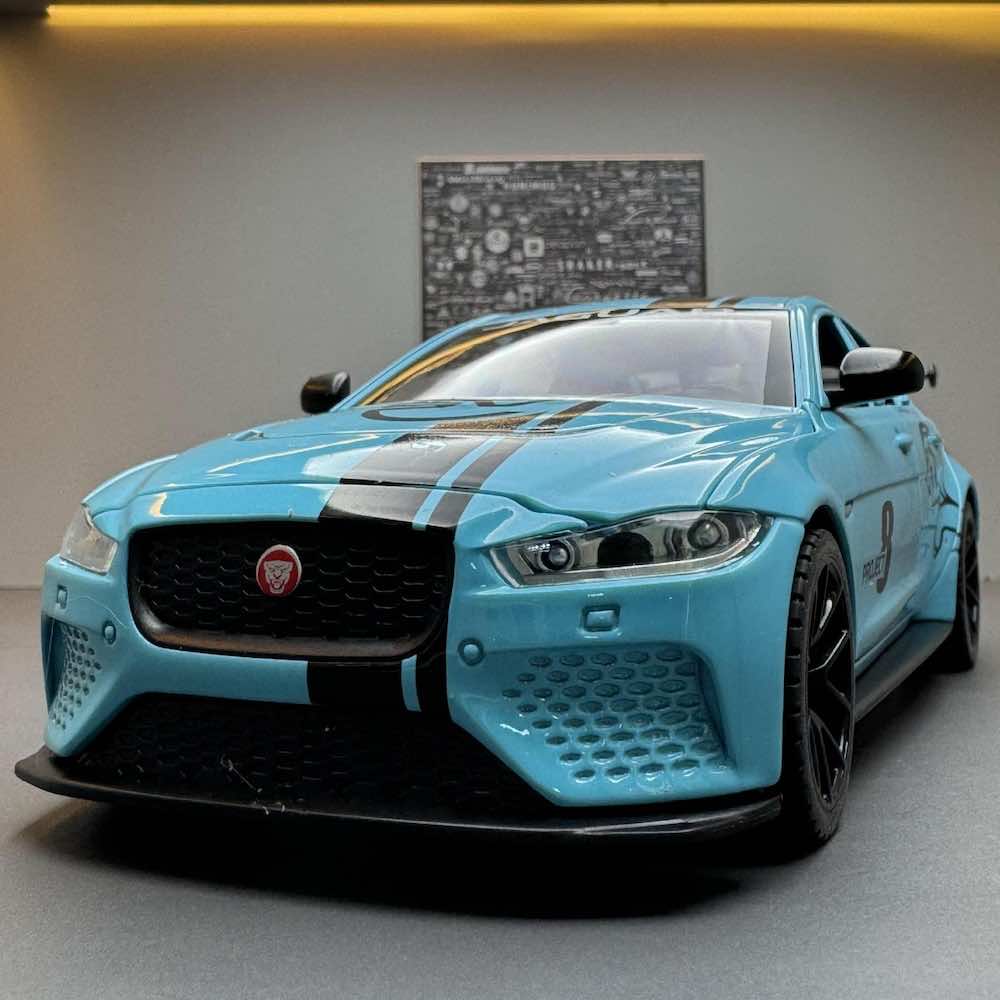 Modèle réduit Jaguar XE SV Project 8  – Échelle 1:18