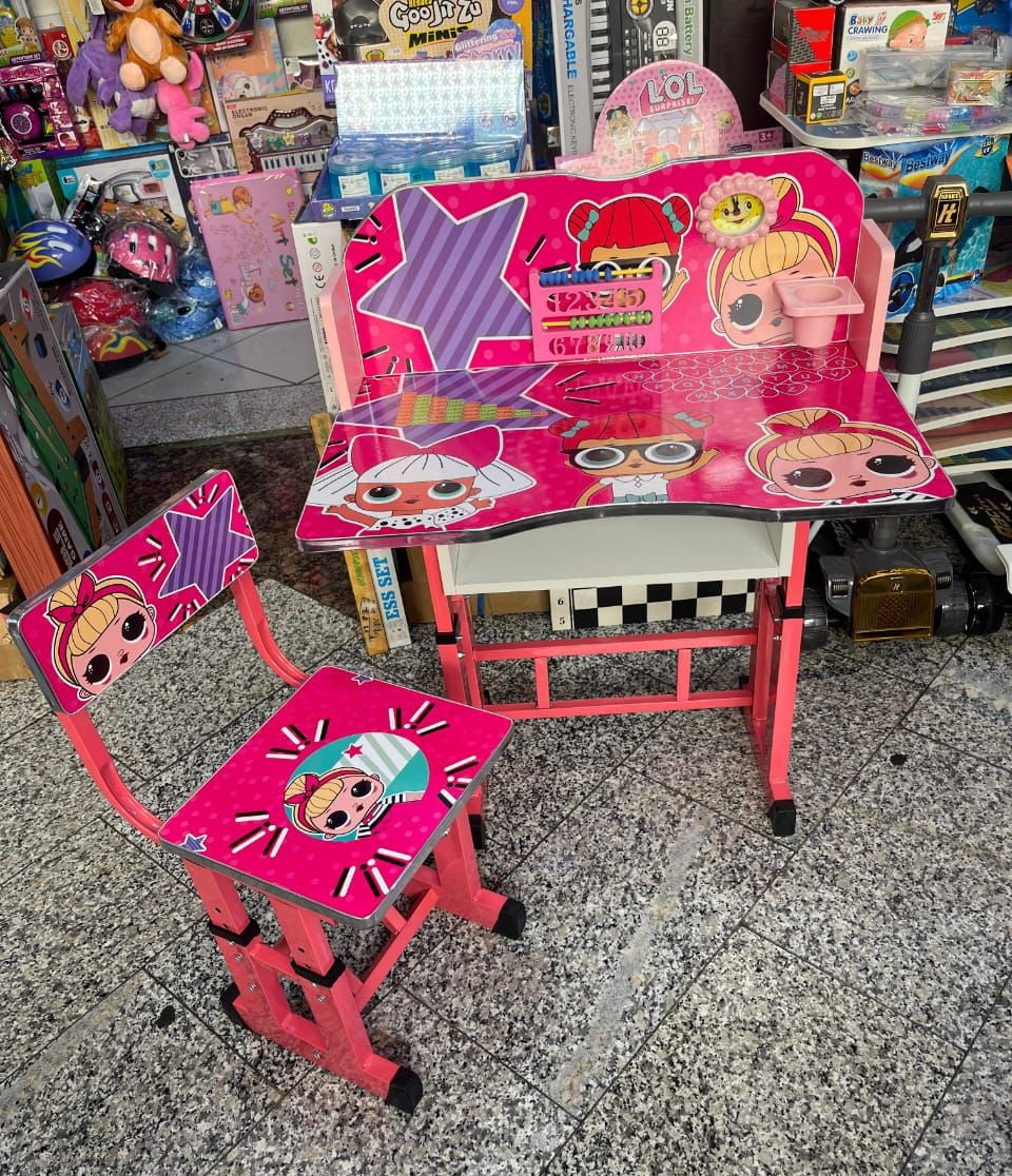 Bureau et Chaise en bois pour Fille – Thème : Barbie / Frozen / Disney / LOL