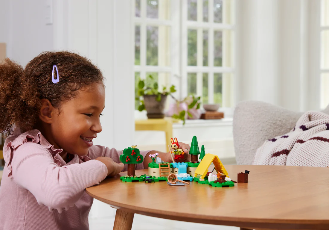 LEGO® Animal Crossing™ – Activités de plein air de Clara