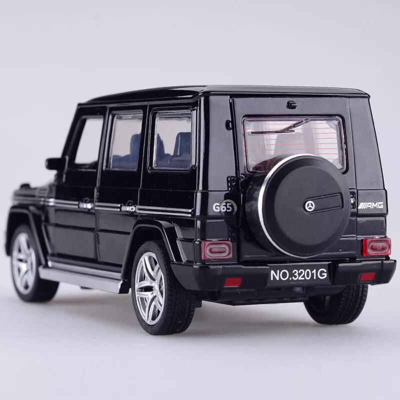 Modèle réduit Mercedes Benz G Class AMG65 (1:32)